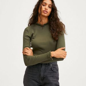 Long -sleeved t-shirt with ruffles (Demo)